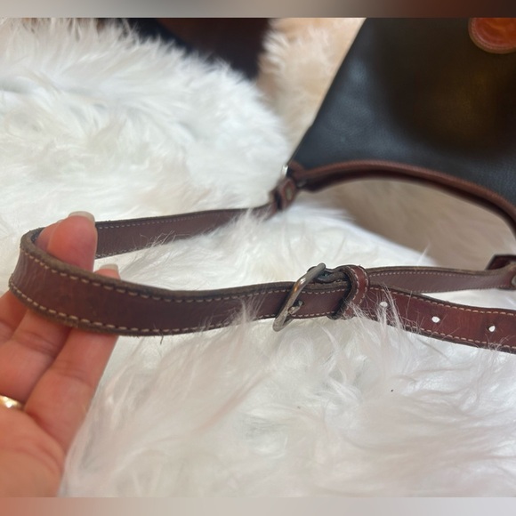 Dooney & Bourke Vintage Hobo Black and Tan Crossbody Shoulder Bag. F - Picture 11 of 12